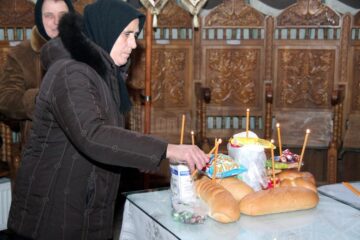 De ce aprindem lumânări în biserică?