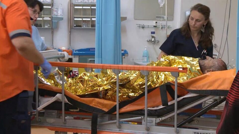 Bătrânul a ajuns în stare foarte gravă la spital după ce și-a dat foc