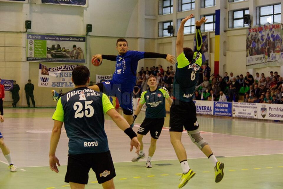 Universitarii au fost umiliți de arbitri în fața propriilor suporteri