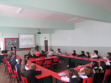 Elevii de la Școala Gimnazială „Miron Costin” au votat pentru educație