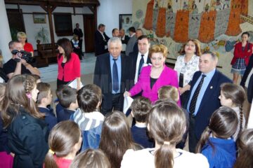 Ministrul mediului i-a îndemnat pe elevii suceveni să recicleze