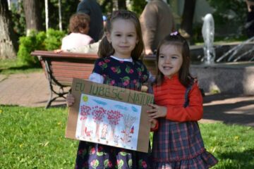 Aproape 500 de suceveni au protestat împotriva tăierilor ilegale de păduri