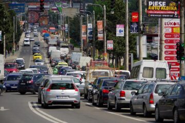 Traficul între centru și cartierul Burdujeni este foarte aglomerat