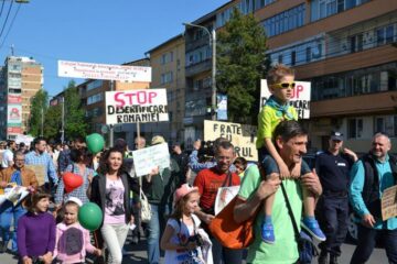 Aproape 500 de suceveni au protestat împotriva tăierilor ilegale de păduri