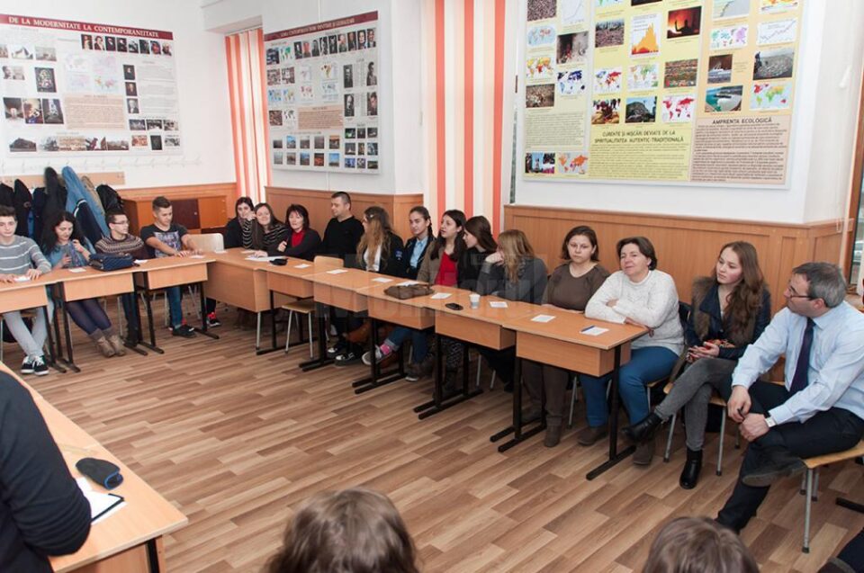 „Atelierul părinților și al adolescenților”, la Colegiul Național „Eudoxiu Hurmuzachi” Rădăuți