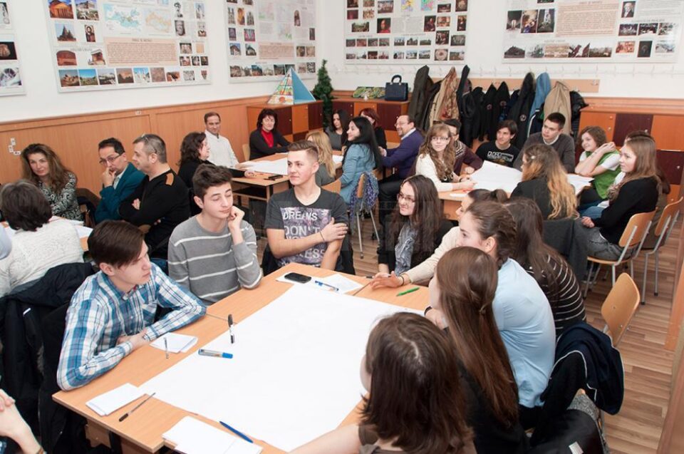„Atelierul părinților și al adolescenților”, la Colegiul Național „Eudoxiu Hurmuzachi” Rădăuți