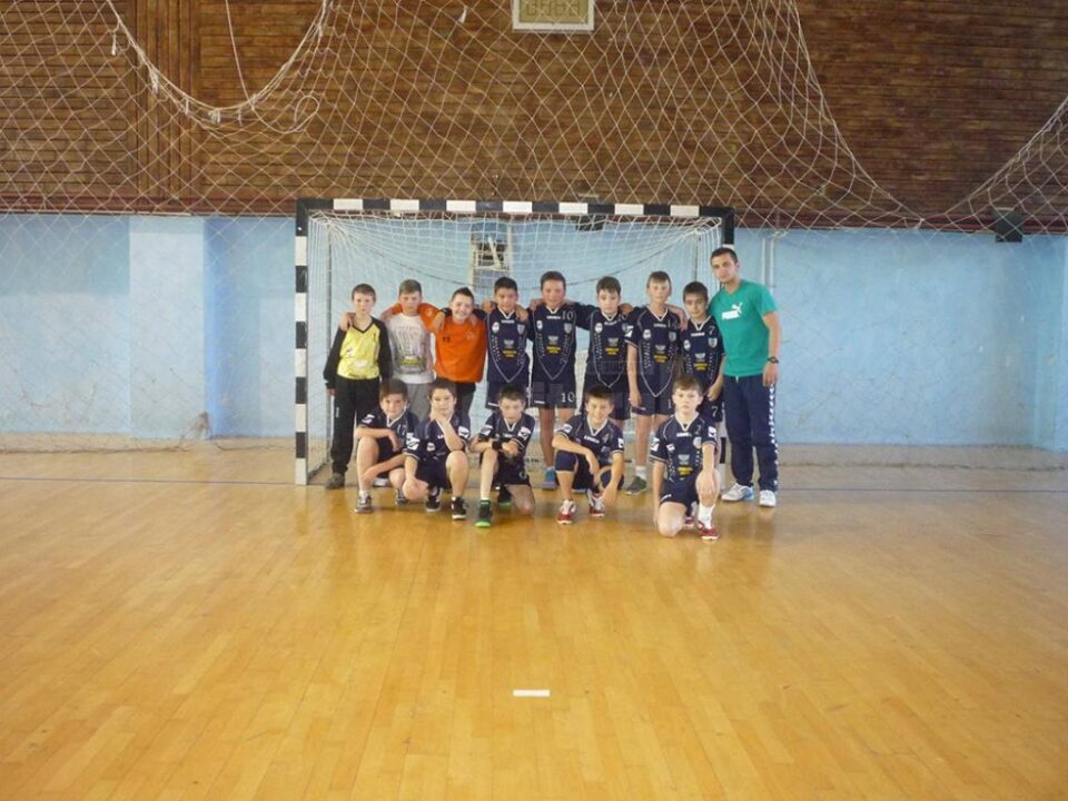 CSU Junior Suceava s-a calificat la turneul final al naționalelor de minihandbal, în al doilea an de când participă în competițiile naționale CSU Junior Suceava s-a calificat la turneul final al naționalelor de minihandbal, în al doilea an de când participă în competițiile naționale