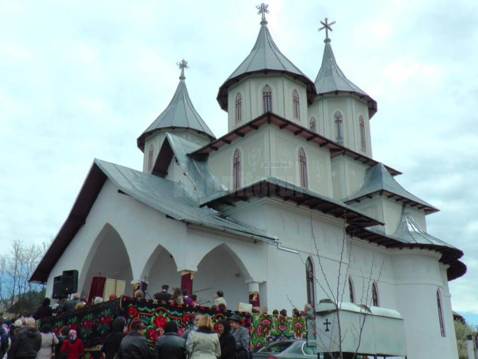 Sfințirea bisericii parohiale cu hramul „Sfinții Apostoli“ din Vatra Dornei