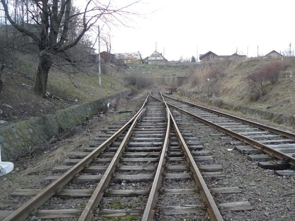 Încă una din liniile secundare din județ a rămas fără trenuri