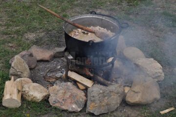 Hora Bucovinei de anul acesta a atras un număr record de vizitatori