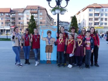 Ateliere de jocuri, desene ale copilăriei și aproape 2.000 de lampioane cercetășești, la Festivalul Luminii organizat la Suceava