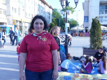 Ateliere de jocuri, desene ale copilăriei și aproape 2.000 de lampioane cercetășești, la Festivalul Luminii organizat la Suceava