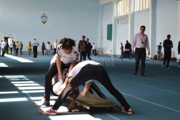 Zeci de elevi de gimnaziu și liceu, pompieri pentru o zi