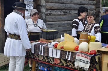 Hora Bucovinei de anul acesta a atras un număr record de vizitatori