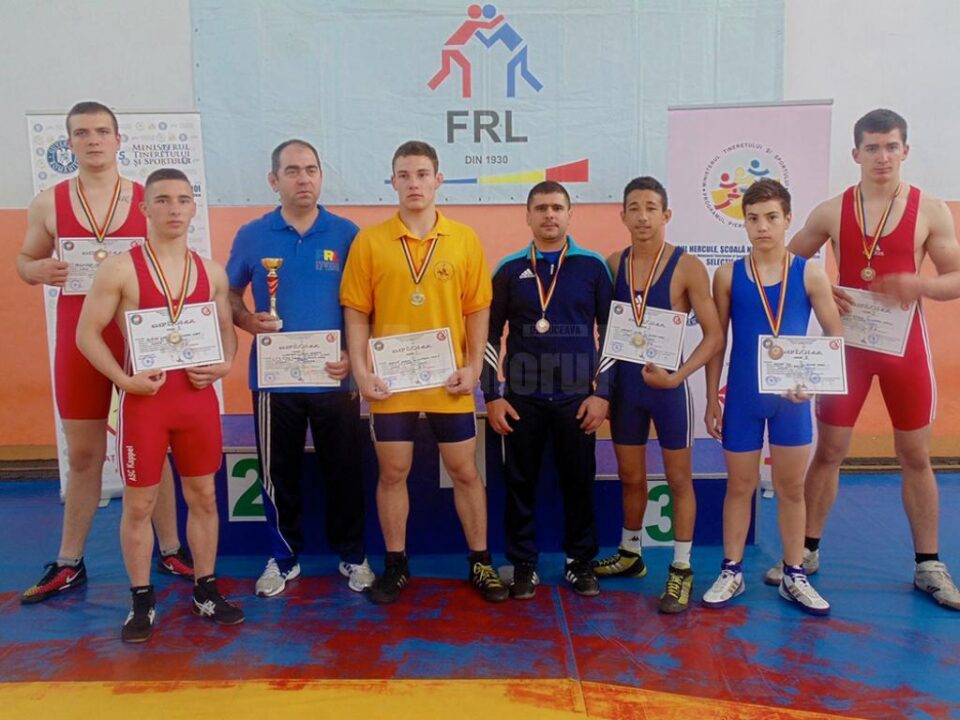 Cei șase medaliați ai LPS Suceava alături de antrenorii Valerică Gherasim și Andrei Bolohan Cei șase medaliați ai LPS Suceava alături de antrenorii Valerică Gherasim și Andrei Bolohan
