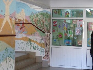 Ateliere de lucru, expoziții și spectacol folcloric la Centrul Școlar de Educație Incluzivă Suceava
