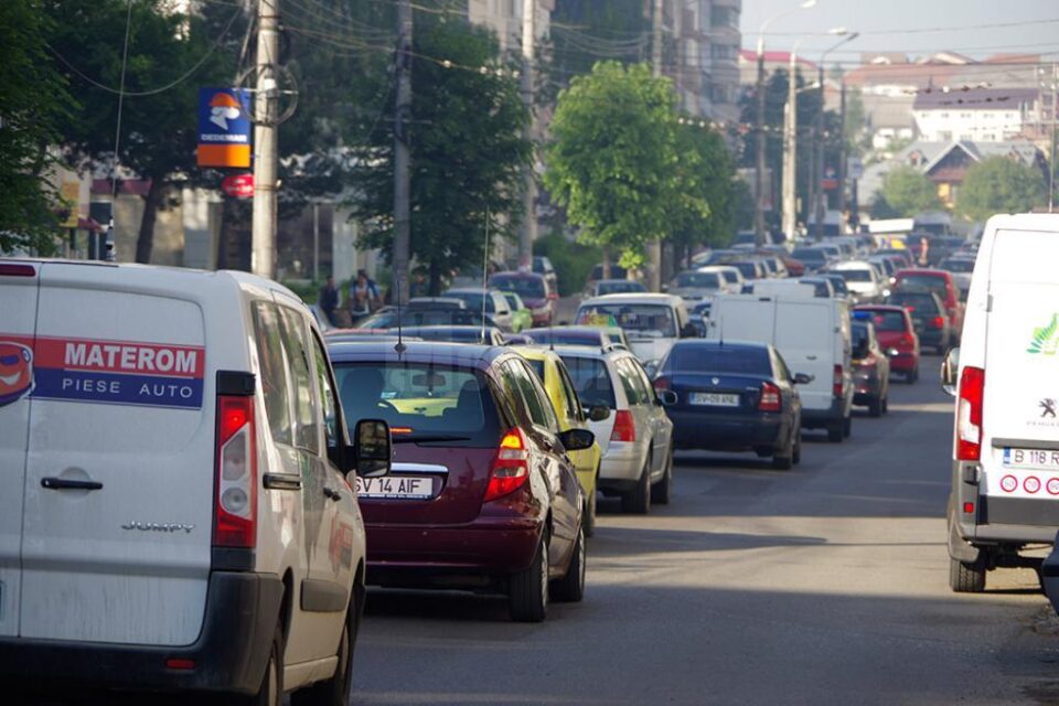 Traficul rutier pe arterele de circulație adiacente străzii Universității a fost dat peste cap