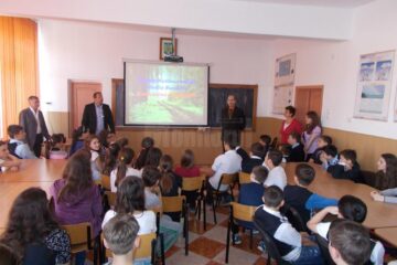 Elevii Școlii Gimnaziale Nr. 4 Suceava au învățat despre reciclarea deșeurilor