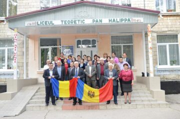 Donație de carte la Edineț inițiată de Liceul din Cajvana