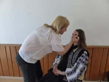 Ateliere de lucru, expoziții și spectacol folcloric la Centrul Școlar de Educație Incluzivă Suceava