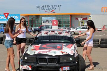 Cei mai buni piloți de drift din România se întrec timp de două zile în parcarea Shopping City Suceava