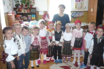 Cântece patriotice și recital de poezii la Sălăgeni, de Ziua Eroilor