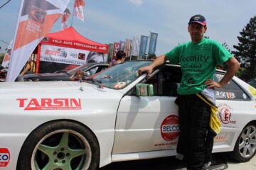 Manevre periculoase, mașini tunate, fum și adrenalină, în prima etapă a Campionatului Național de Drift