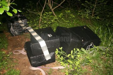 Peste 20.000 de pachete de țigări de contrabandă, confiscate la Brodina, Vicovu de Sus și Siret