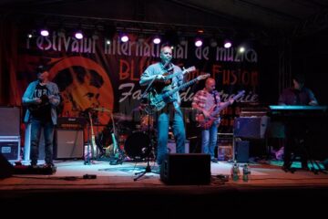Nu festival, ci pură încântare