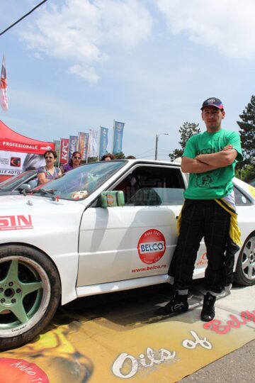 Manevre periculoase, mașini tunate, fum și adrenalină, în prima etapă a Campionatului Național de Drift
