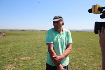Gheorghe Știrbăț are 600 de oi, însă nu știe cum o să le mai adape, dacă în urma licitațiilor i s-a interzis practic accesul