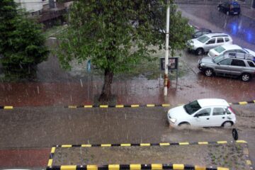 O furtună însoțită de grindină s-a abătut asupra unei bune părți din județ