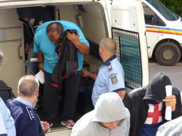 Procurorii DIICOT au reținut 29 de persoane, printre care și primarul din Ulma, și au cerut arestarea preventivă a 34 de inculpați