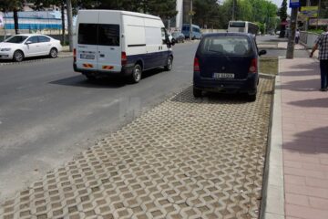 Parcări cu gazon pe străzile recent modernizate din Suceava
