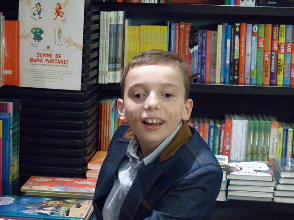 Sebastian Remus Crăciun, un copil în vârstă de 12 ani, care suferă de tetrapareză spastică, își lansează a treia carte de poezii, intitulată „Cu cartea pe carte călcând” Sebastian Remus Crăciun, un copil în vârstă de 12 ani, care suferă de tetrapareză spastică, își lansează a treia carte de poezii, intitulată „Cu cartea pe carte călcând”