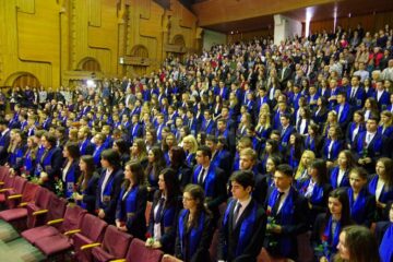 Absolvenții promoției 2015 a Colegiului Național „Ștefan cel Mare” Suceava au fost celebrați joi