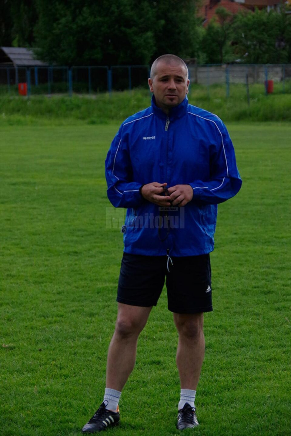 Azi e zi de sărbătoare la Pojorâta, toată suflarea este pe stadion pentru un moment de istorie