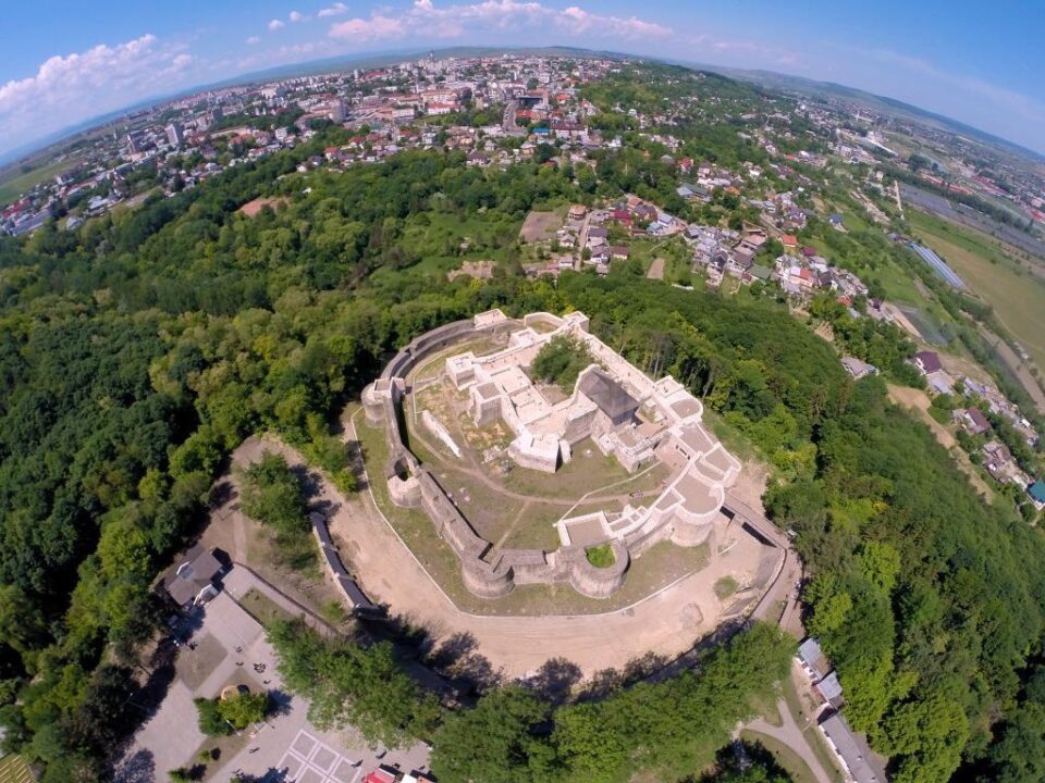 Cetatea de Scaun a Sucevei va fi monitorizată printr-un sistem de supraveghere video