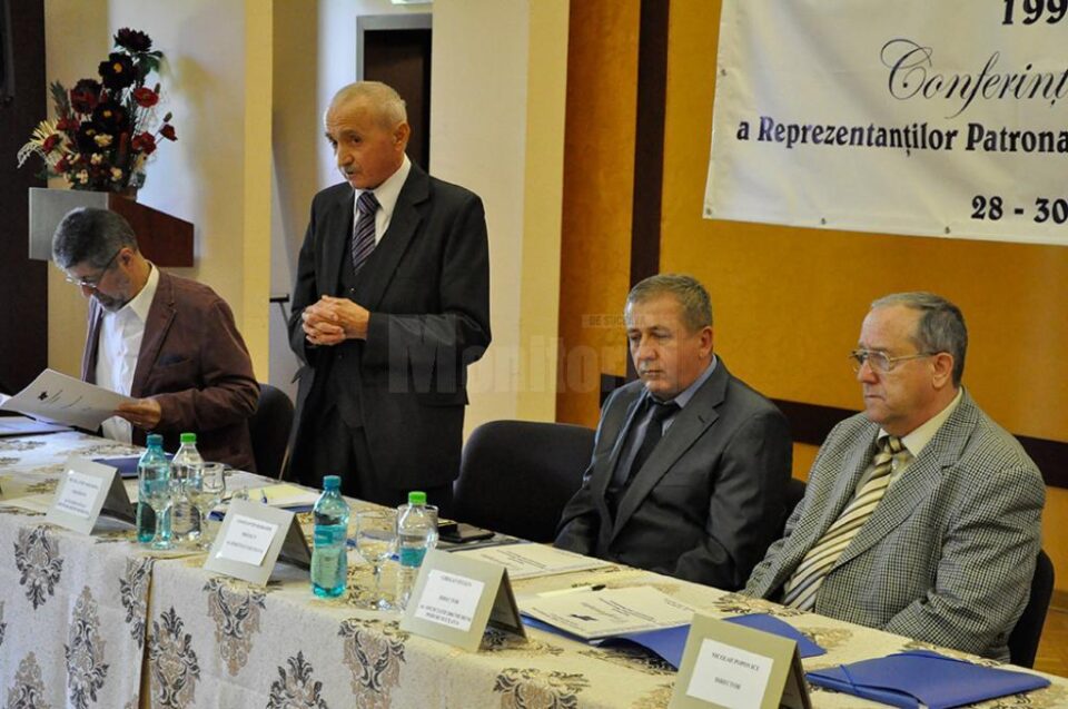 Administratorul special al societății comerciale Drumuri și Poduri Suceava, Eugen Girigan, (primul din dreapta) a fost desemnat președinte al Patronatului Drumarilor din România Administratorul special al societății comerciale Drumuri și Poduri Suceava, Eugen Girigan, (primul din dreapta) a fost desemnat președinte al Patronatului Drumarilor din România