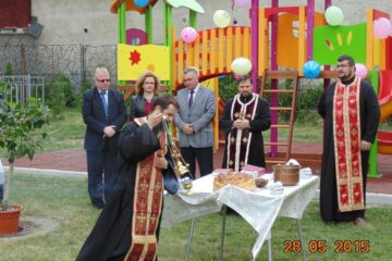 La Centrul Școlar de Educație Incluzivă Suceava s-a inaugurat un spațiu de joacă