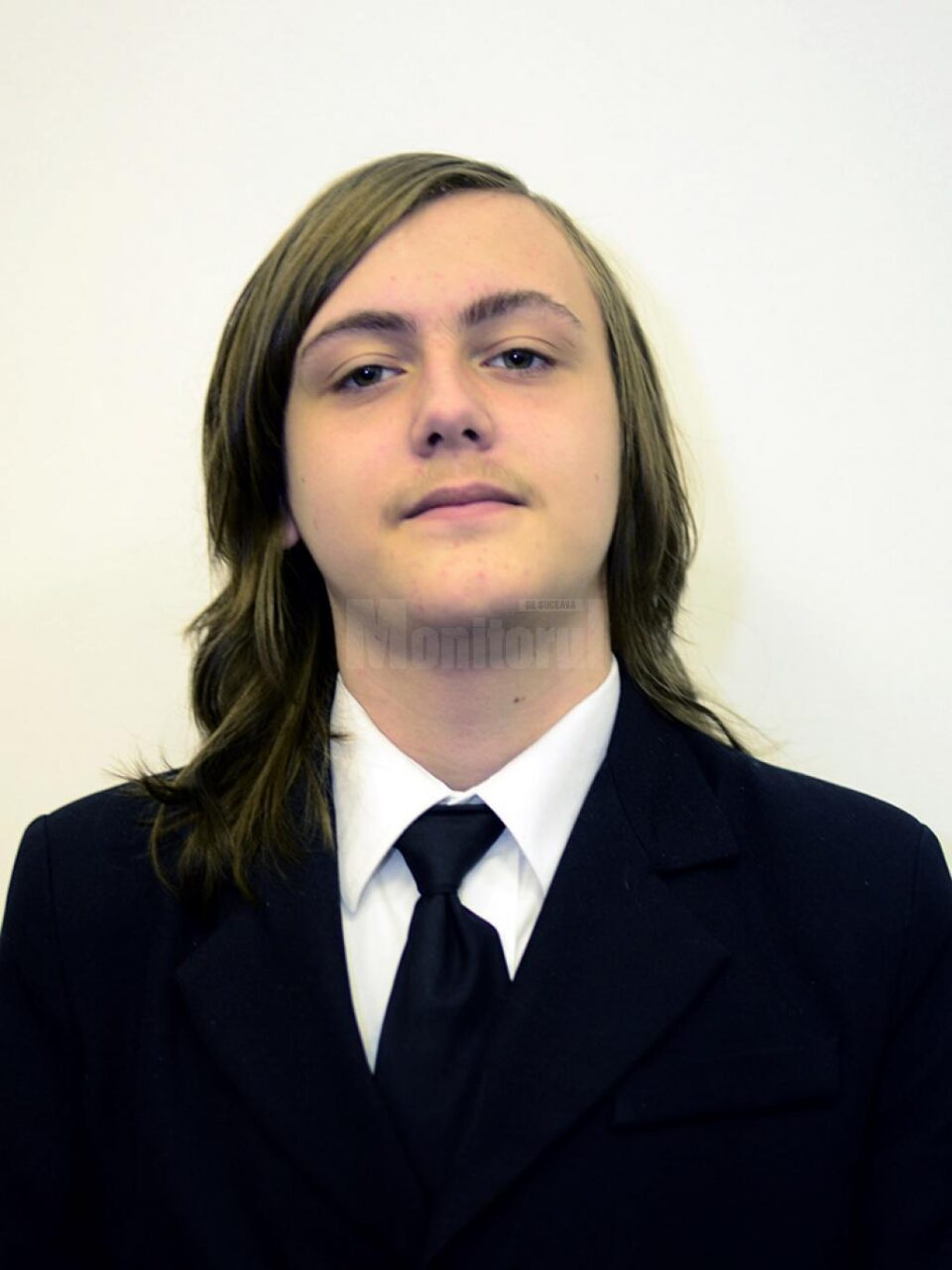 Bogdan Seniuc, elev în clasa a XI-a la Colegiul Național „Eudoxiu Hurmuzachi” Rădăuți, a câștigat premiul I la Olimpiada Națională de Tehnologie a Informației, secțiunea TIC Bogdan Seniuc, elev în clasa a XI-a la Colegiul Național „Eudoxiu Hurmuzachi” Rădăuți, a câștigat premiul I la Olimpiada Națională de Tehnologie a Informației, secțiunea TIC