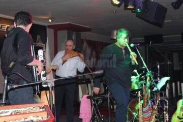 Experiment acustic la Bowling Club Strikers, cu Vali Boghean Band