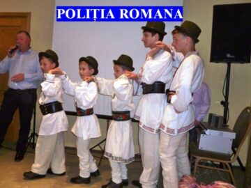 Polițiștii au oferit rechizite și rucsacuri copiilor din 15 case de tip familial