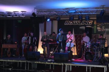 Experiment acustic la Bowling Club Strikers, cu Vali Boghean Band