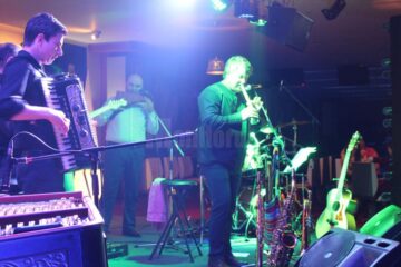 Experiment acustic la Bowling Club Strikers, cu Vali Boghean Band