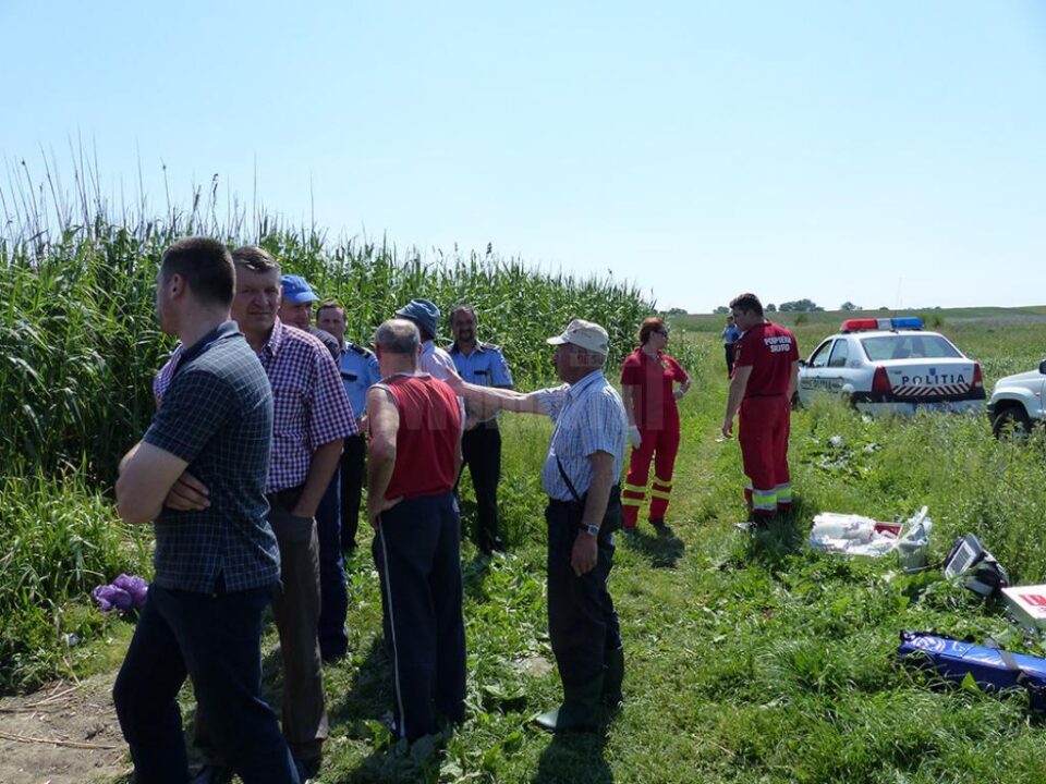 Un pescar care a fugit de bătaie, pe malul unui iaz, a sărit în apă și a murit înecat