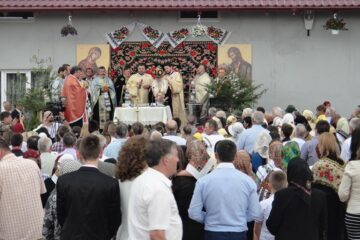 Credincioșii ortodocși din comuna Burla au sărbătorit duminica trecută hramul comunei, în același timp cu Pogorârea Sfântului Duh sau Rusaliile