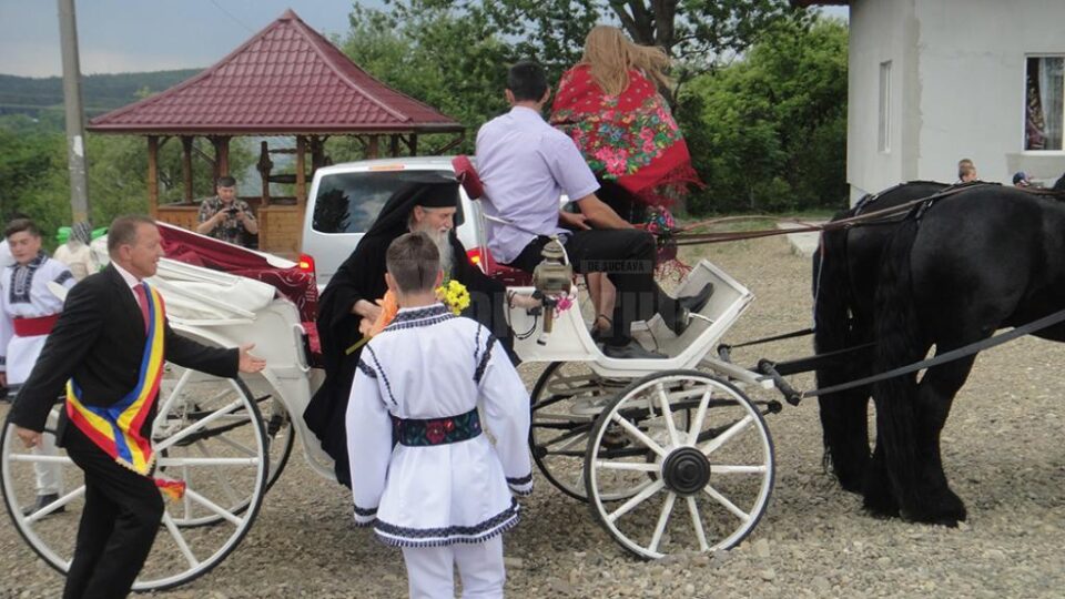 Biserica din comuna Burla a fost resfințită de ÎPS Pimen