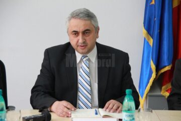 Prof. univ. dr. ing. Valentin Popa, rectorul Universității „Ștefan cel Mare”
