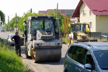 Utilajele firmei SUCT au așteptat mai bine de o oră înainte de a intra la lucru